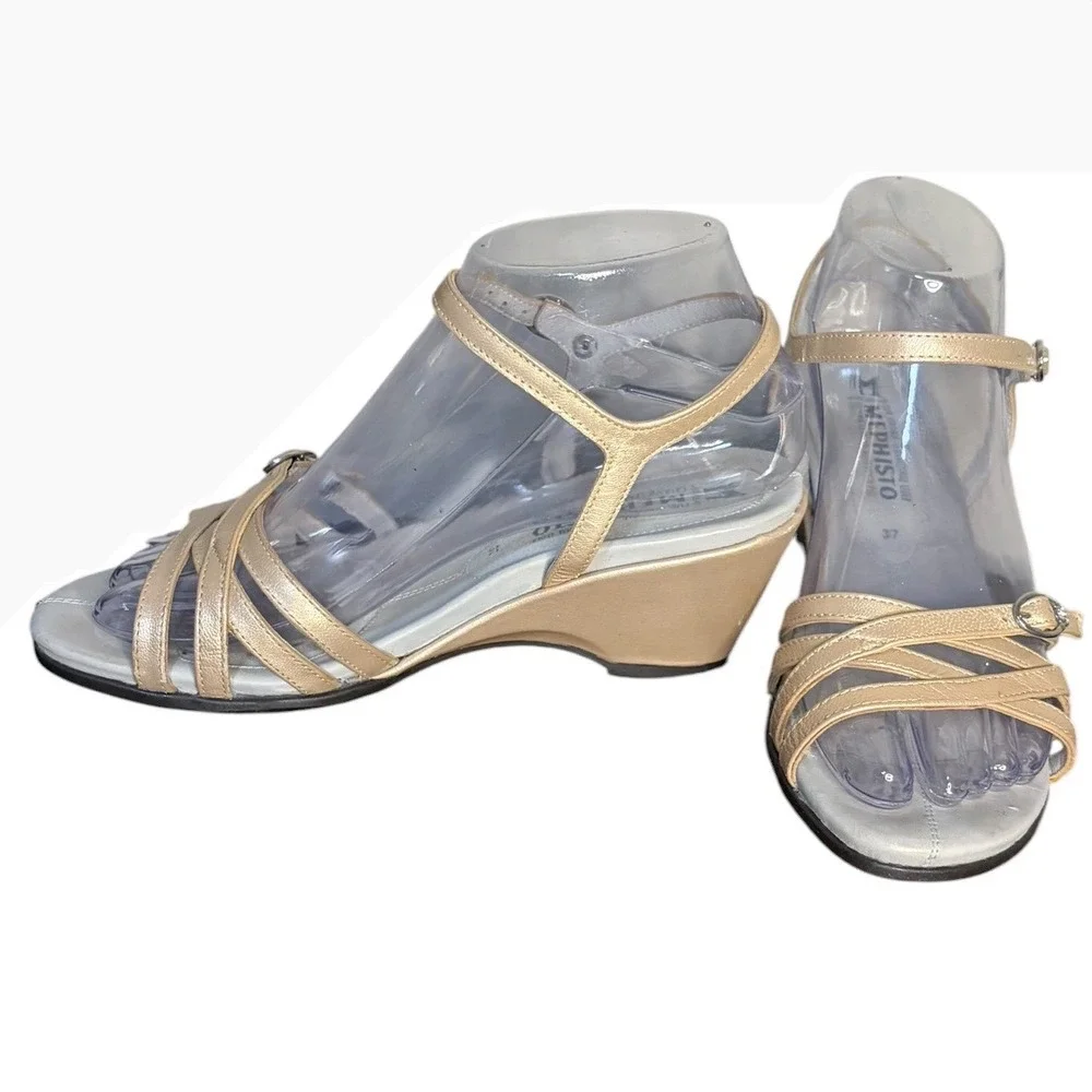 Mephisto Champagne Gold Wedge Sandals Rhinestone‎ Strappy Women's Size 7 (37 EU)